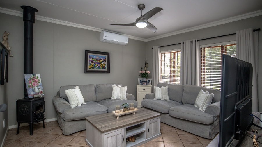 3 Bedroom Property for Sale in The Coves North West